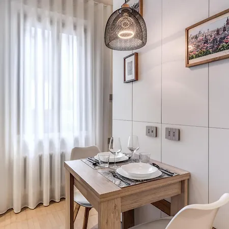 Domus Piazza Farnese Appartement