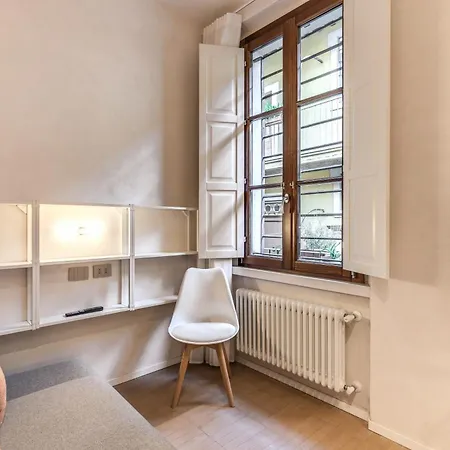 Domus Piazza Farnese Apartment