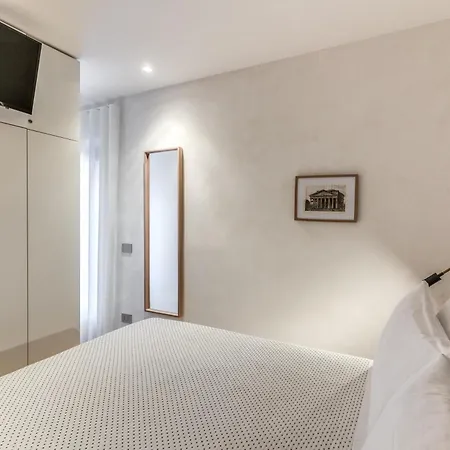 Domus Piazza Farnese Apartment *